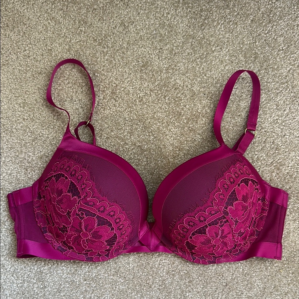 Victoria’s Secret Very Sexy Lace Push-Up Bra 36D